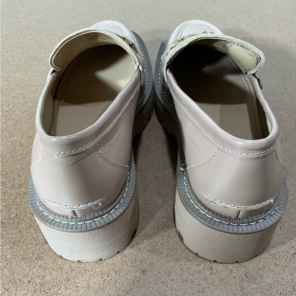Sam Edelman Beige Loafers with Gold Detail - Picture 3 of 7